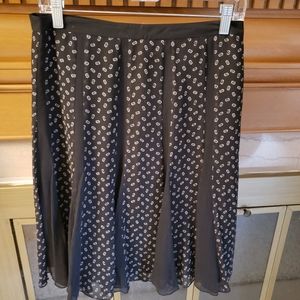 Womens size 4 Ann Taylor skirt, black/white
